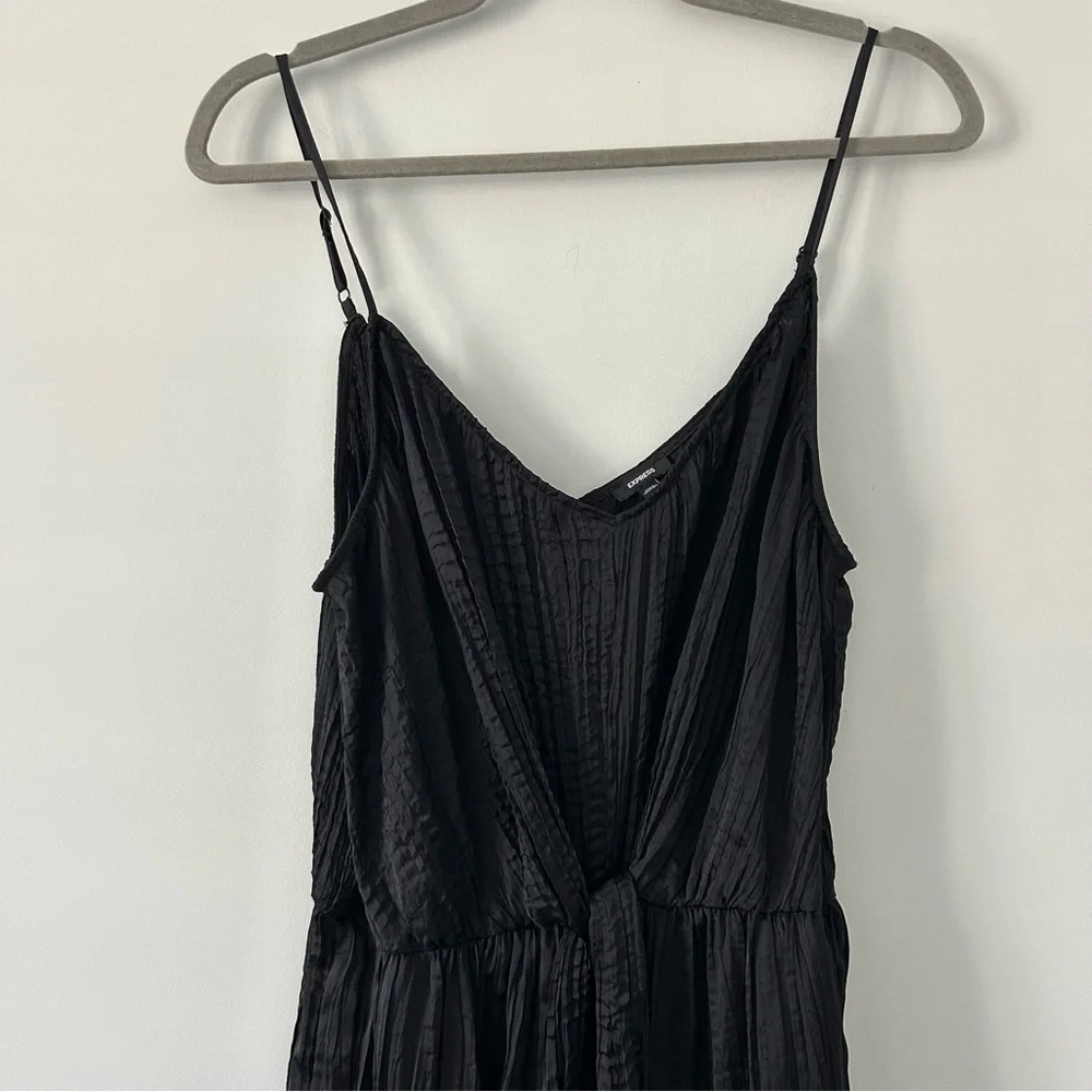 Express Black Satin Like Sleeveless V Neck Wide Leg Crinkle Jumpsuit L